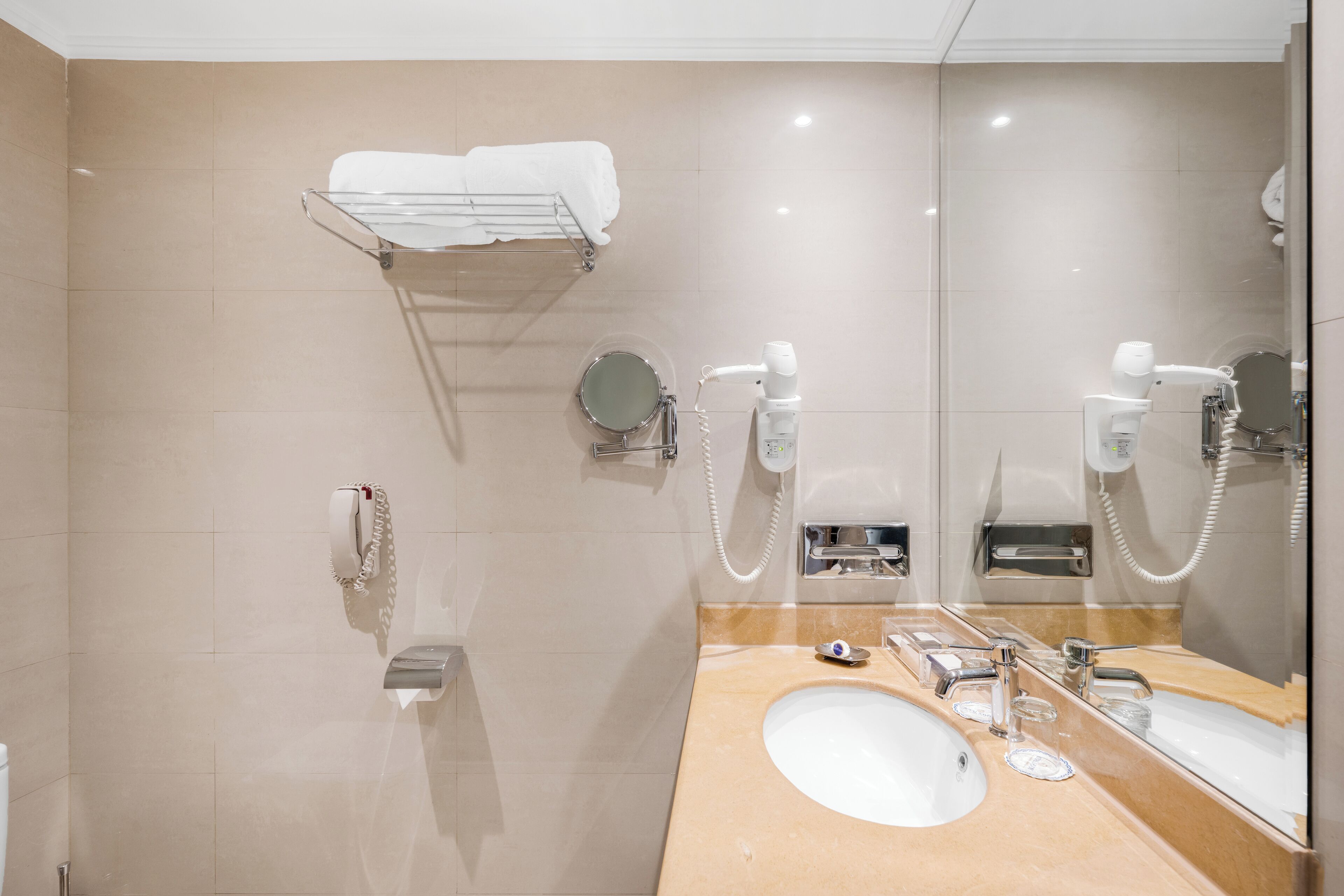 Royal Savoy Hotel & Villas