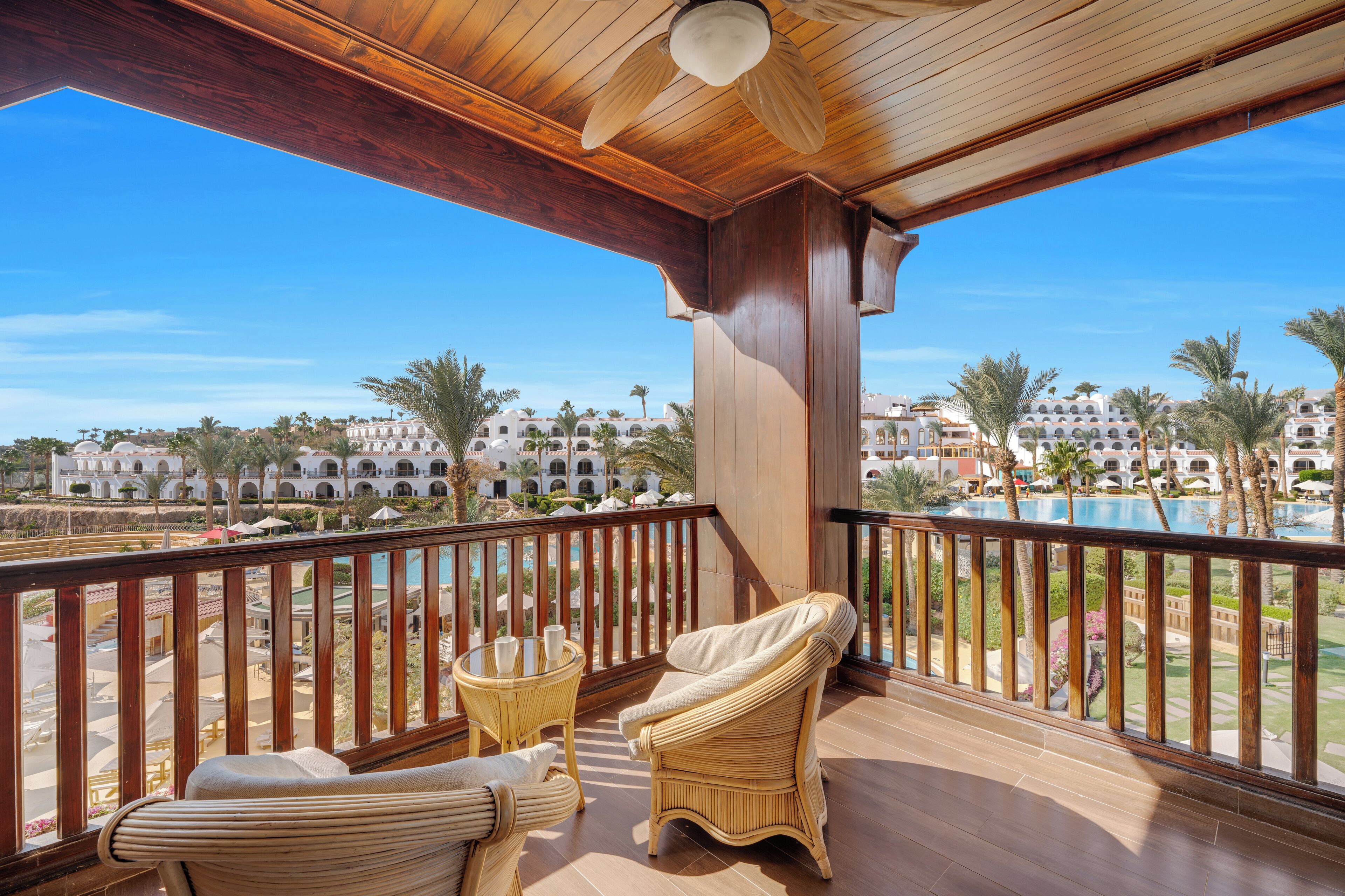 Royal Savoy Hotel & Villas