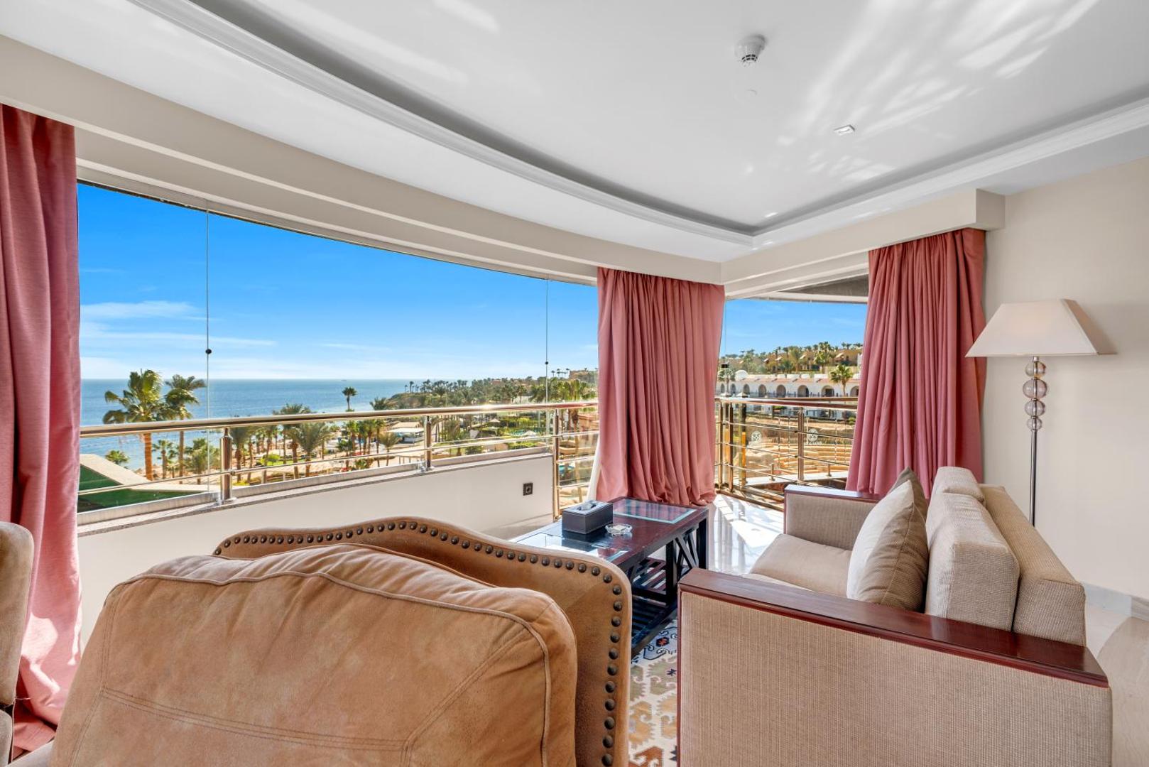 Royal Savoy Hotel & Villas