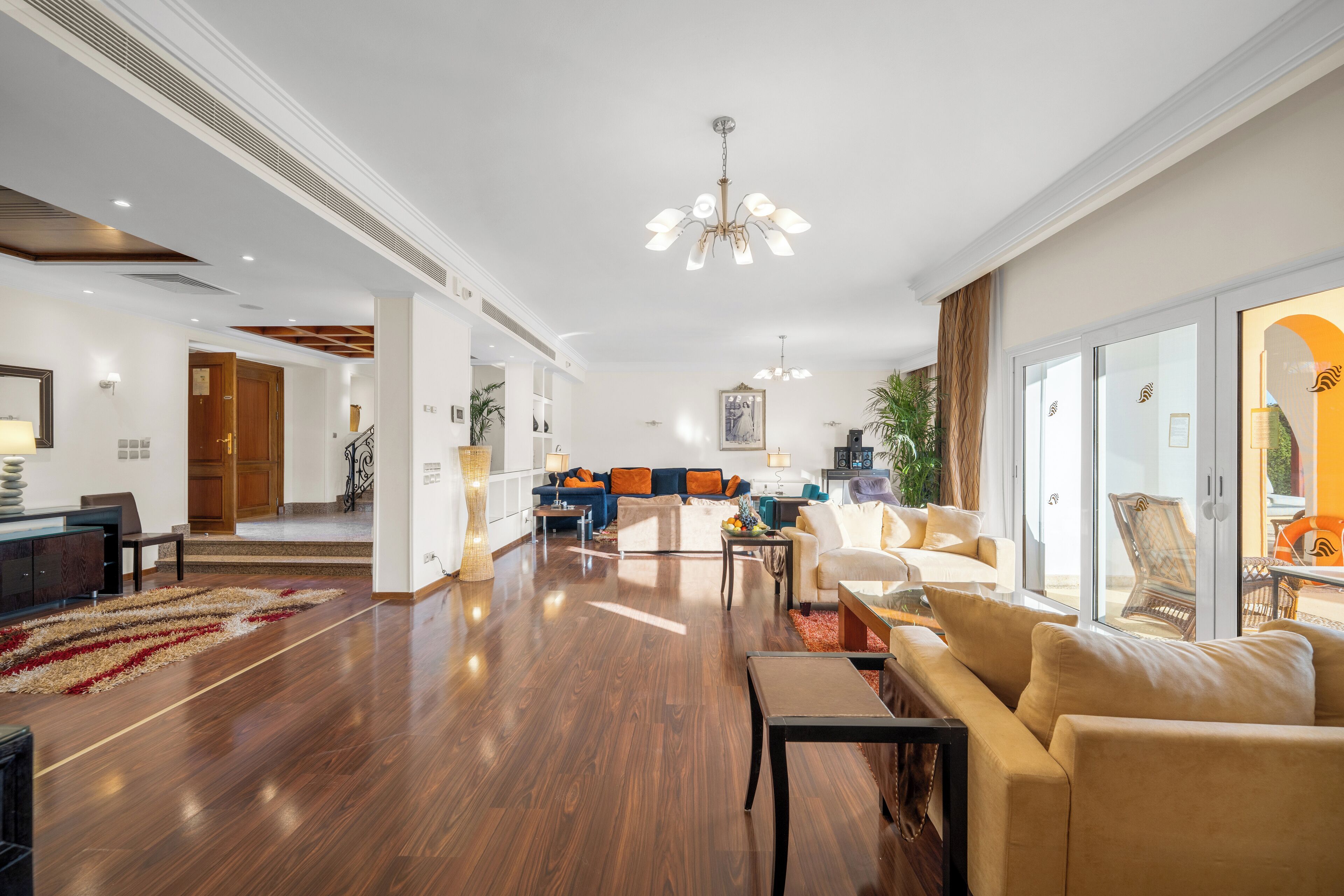 Royal Savoy Hotel & Villas