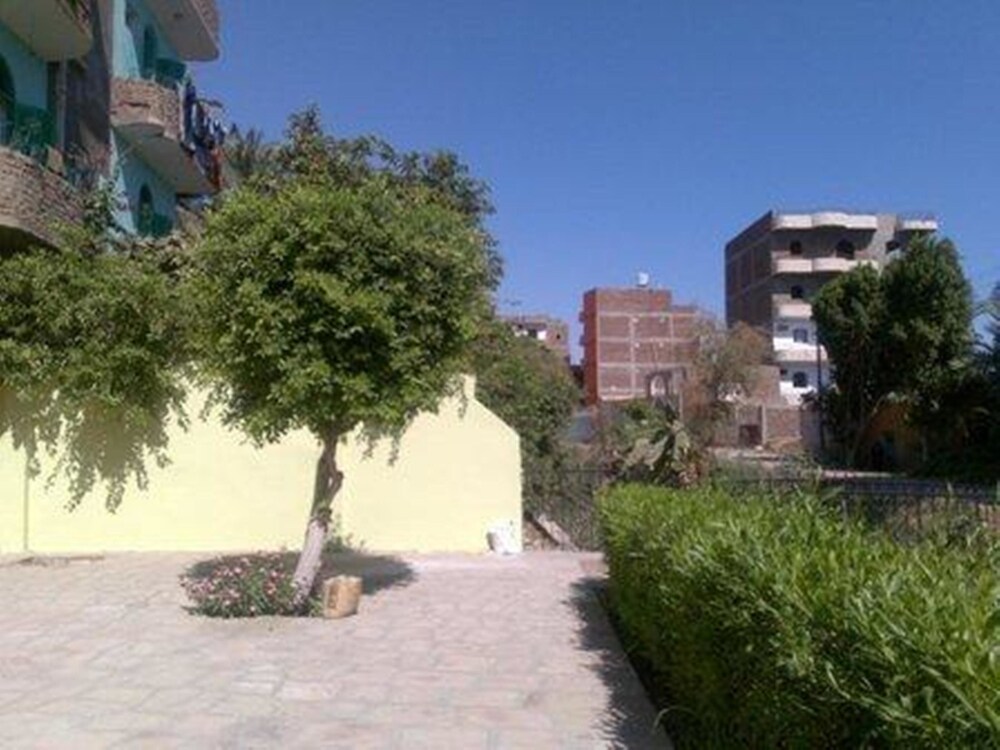 Arabesque Apartments