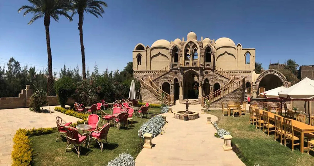 Embrace Hotel Luxor