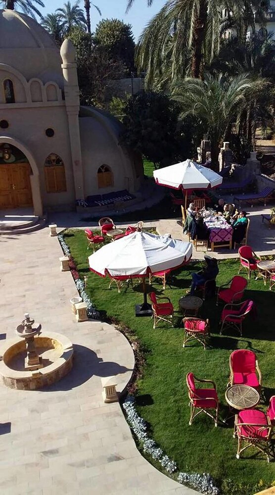 Embrace Hotel Luxor