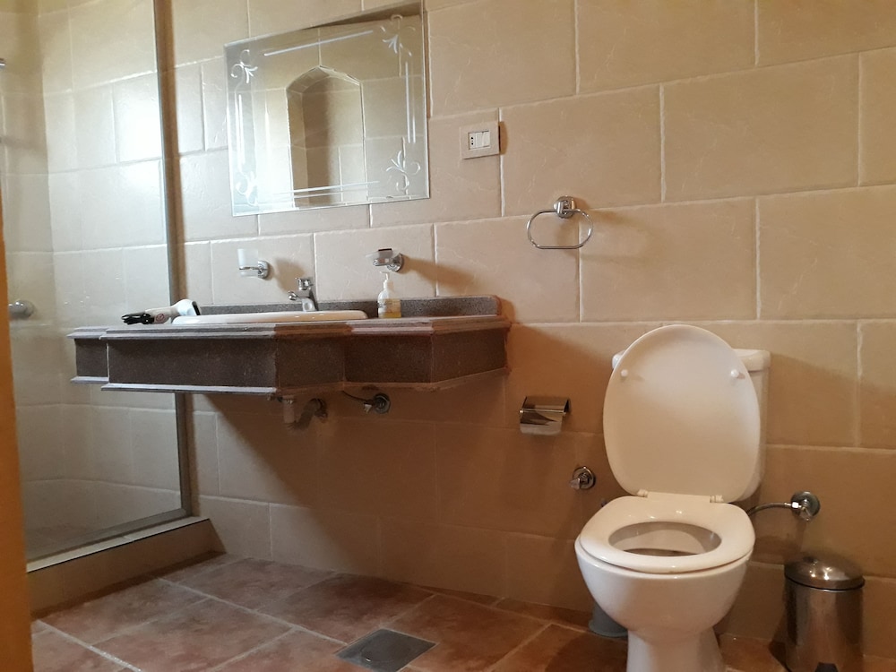 Embrace Hotel Luxor