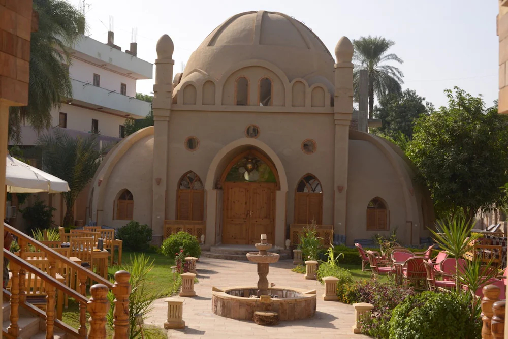 Embrace Hotel Luxor