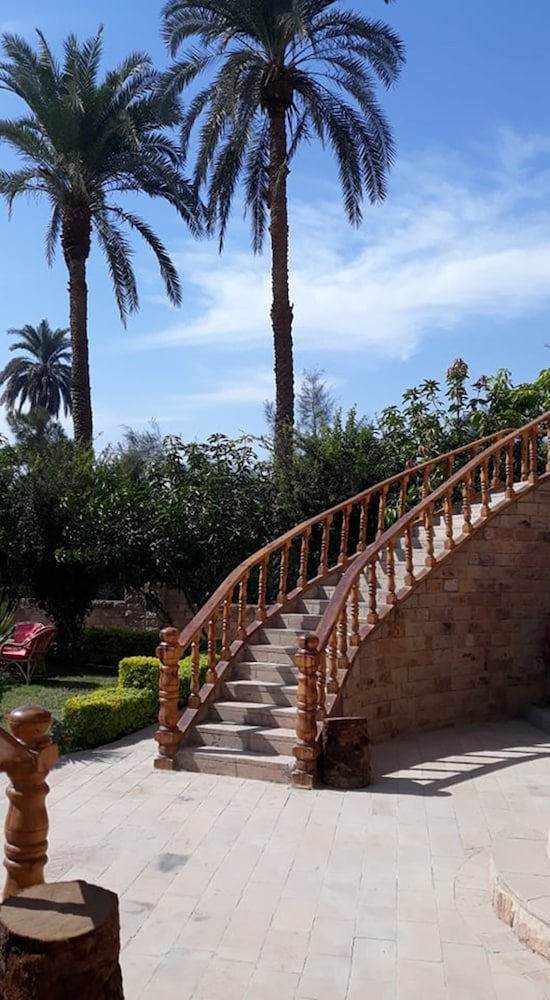 Embrace Hotel Luxor