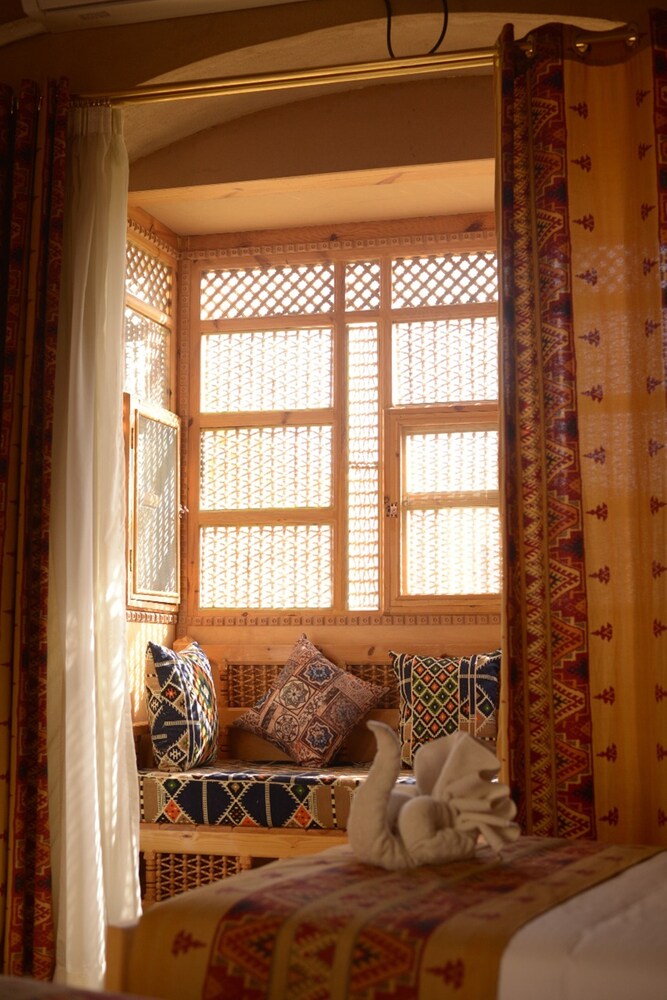 Embrace Hotel Luxor