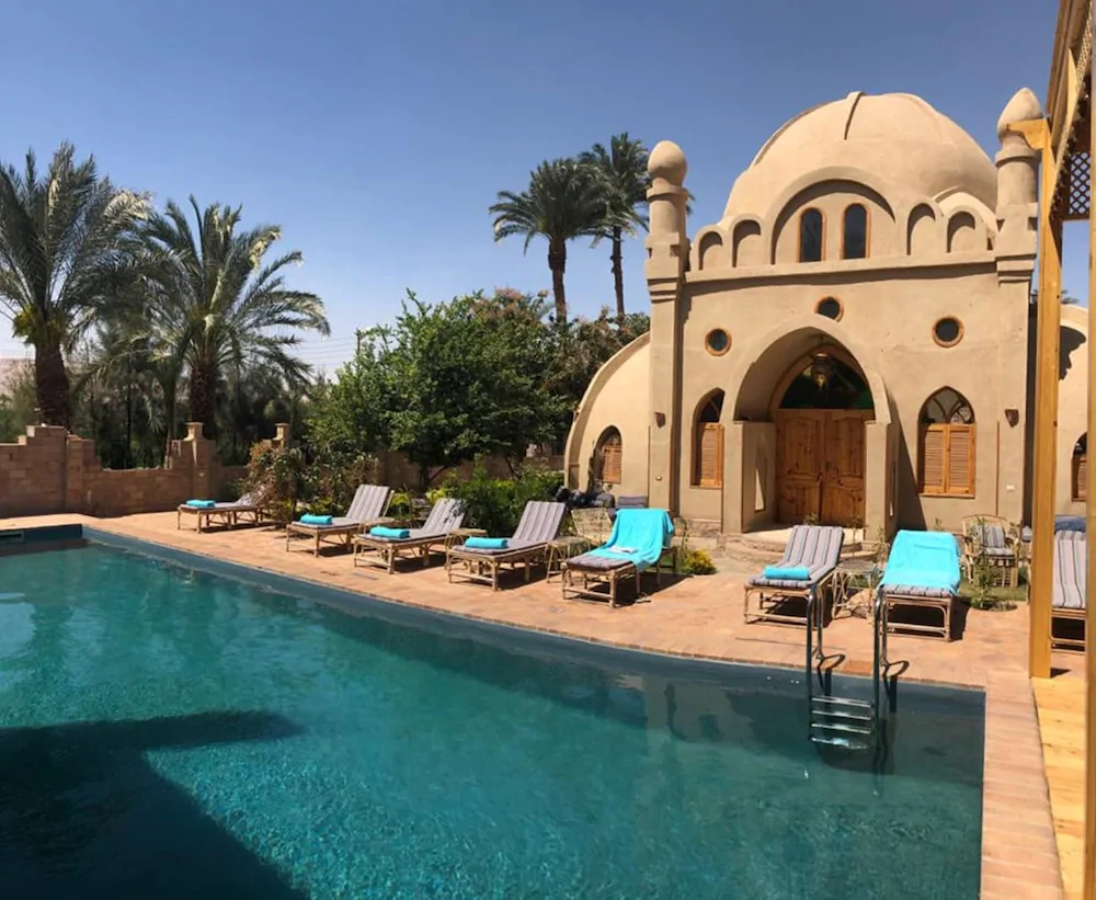 Embrace Hotel Luxor