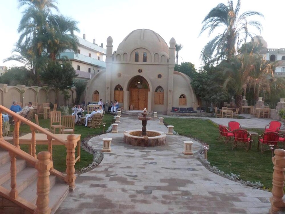 Embrace Hotel Luxor