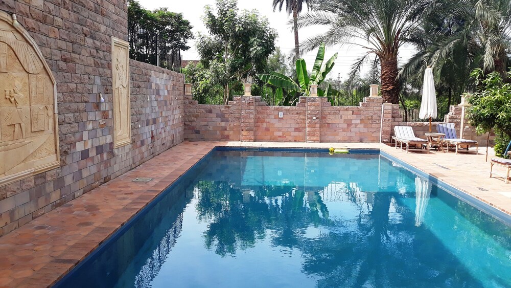 Embrace Hotel Luxor