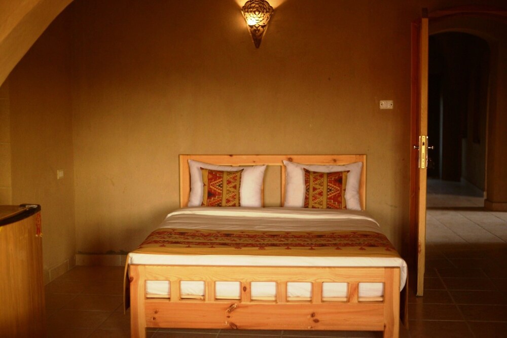 Embrace Hotel Luxor