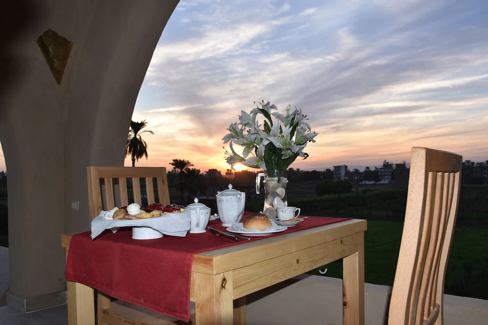 Embrace Hotel Luxor