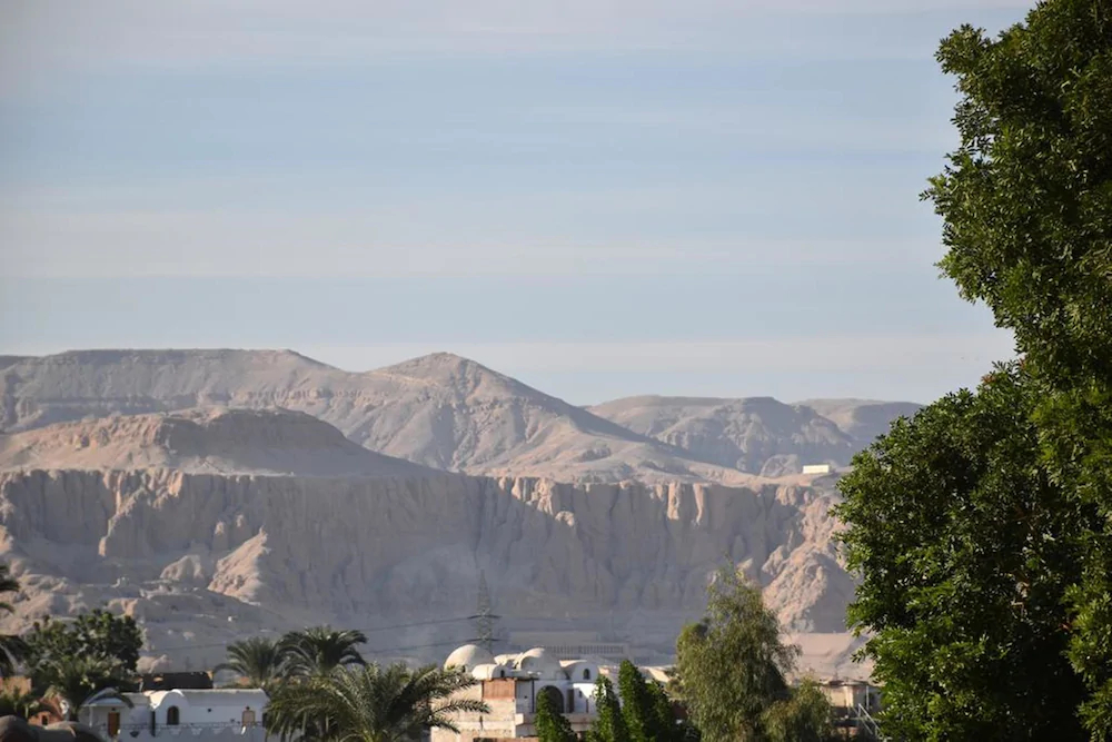 Embrace Hotel Luxor