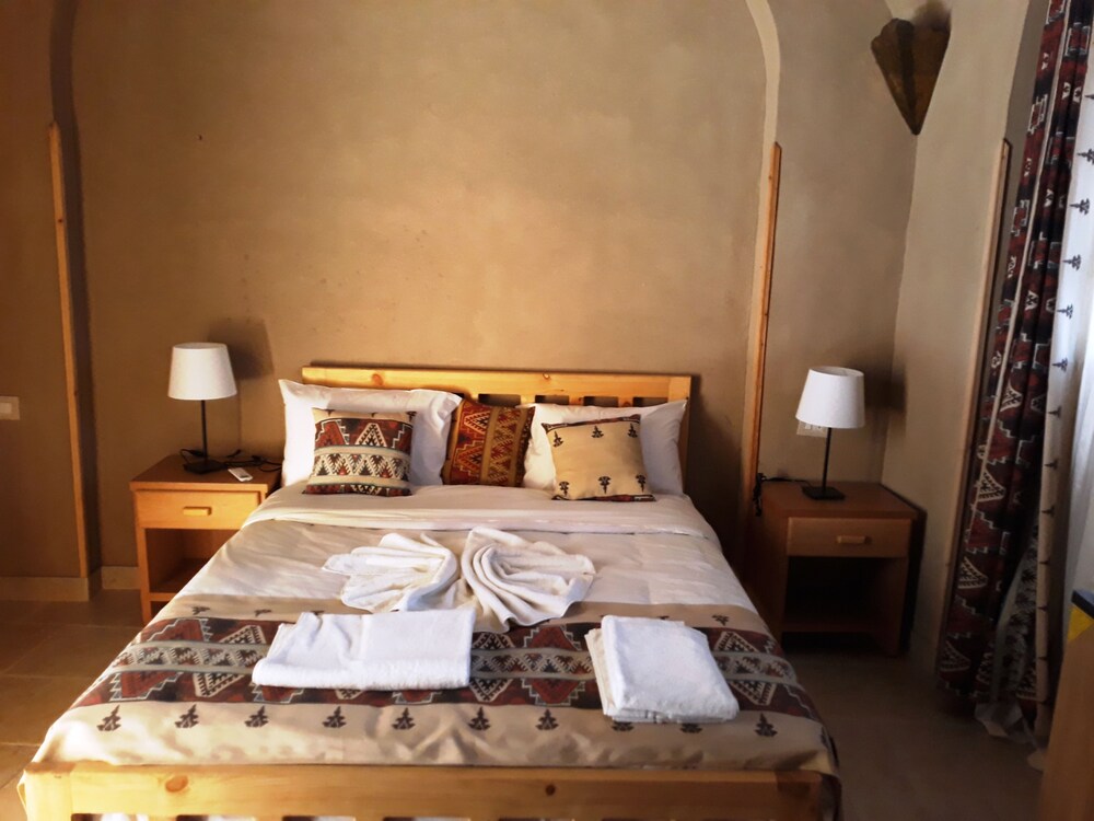 Embrace Hotel Luxor