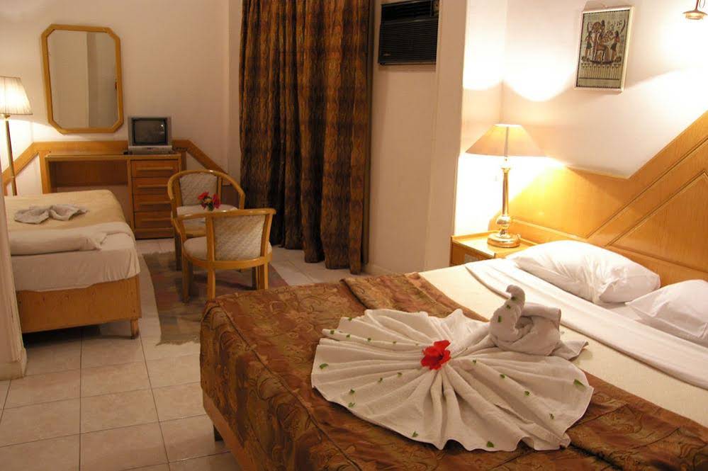 Karnak Hotel