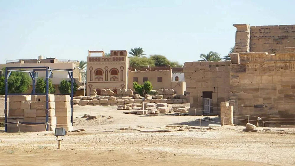 Shahhat House