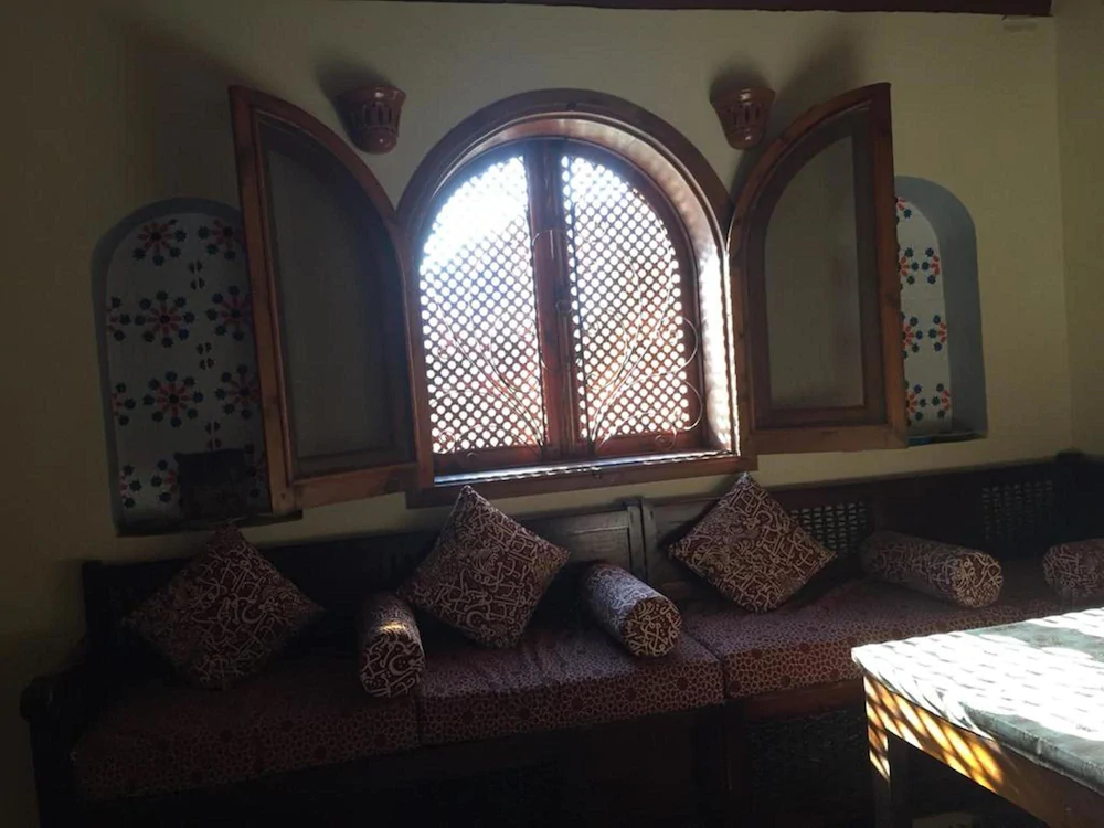 Shahhat House