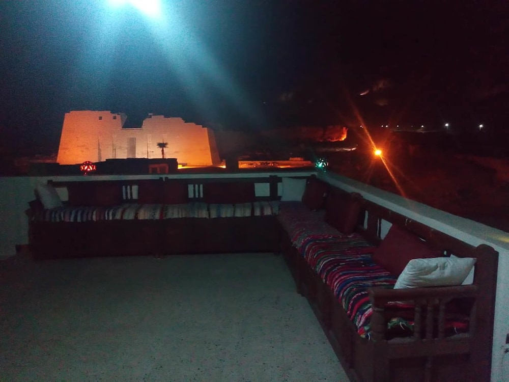 Shahhat House