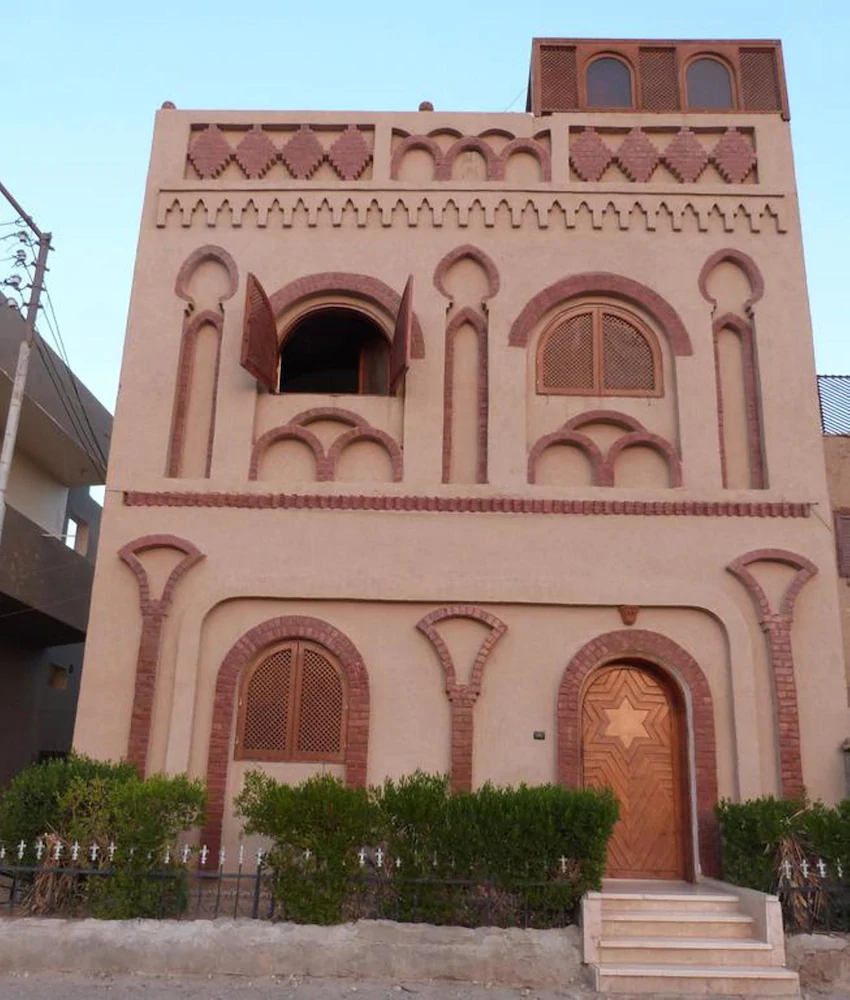 Shahhat House