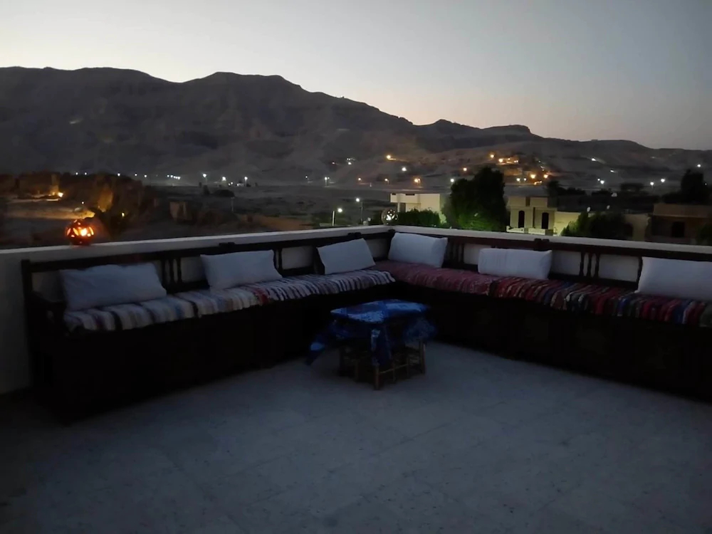 Shahhat House