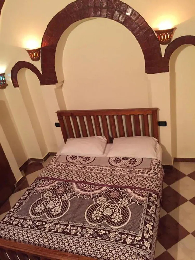Shahhat House