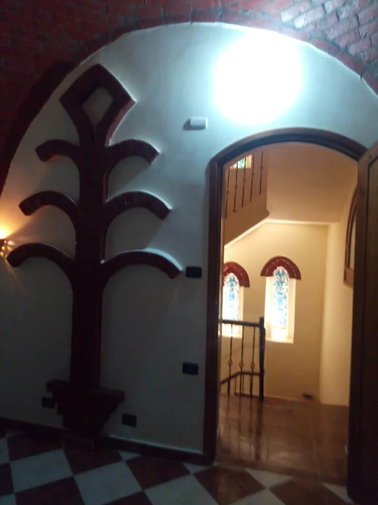 Shahhat House