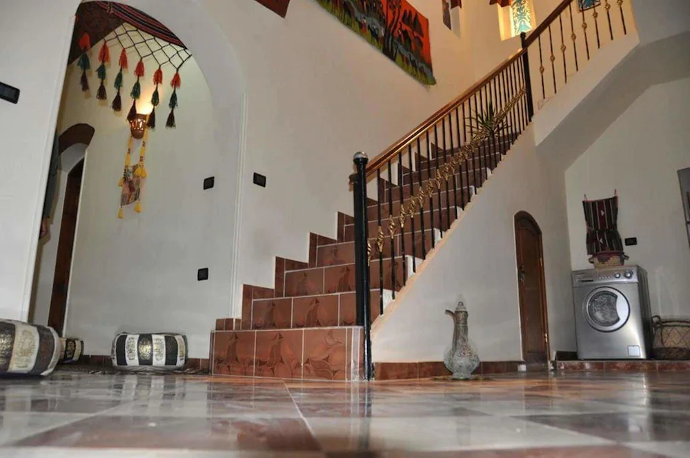 Shahhat House