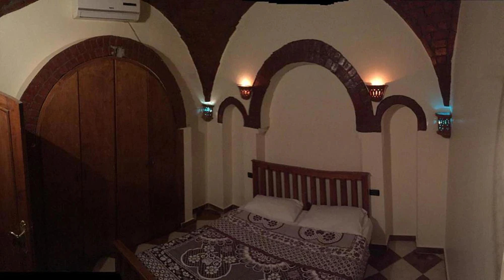 Shahhat House