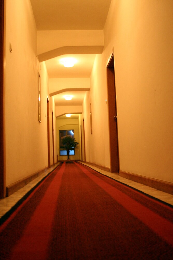 Sunshine Hotel