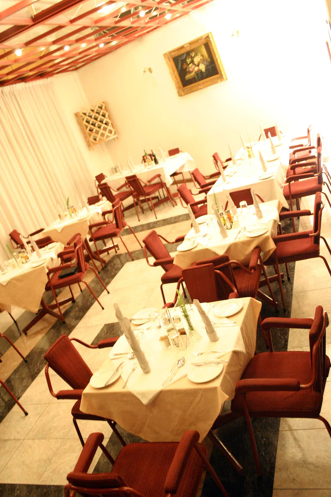 Sunshine Hotel