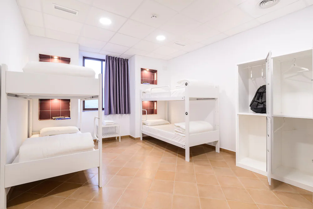Benarraba Hostel