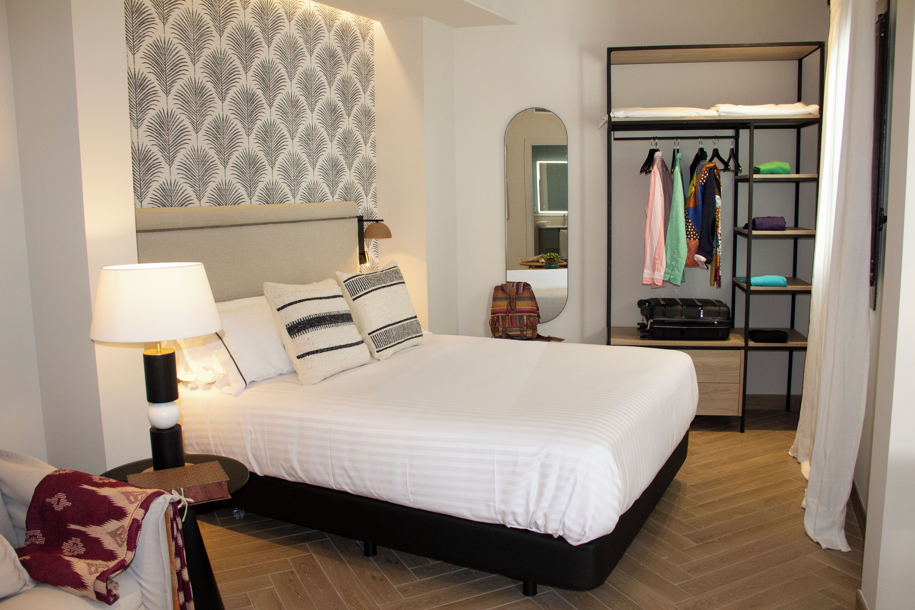 Puerta De La Ribera Suites