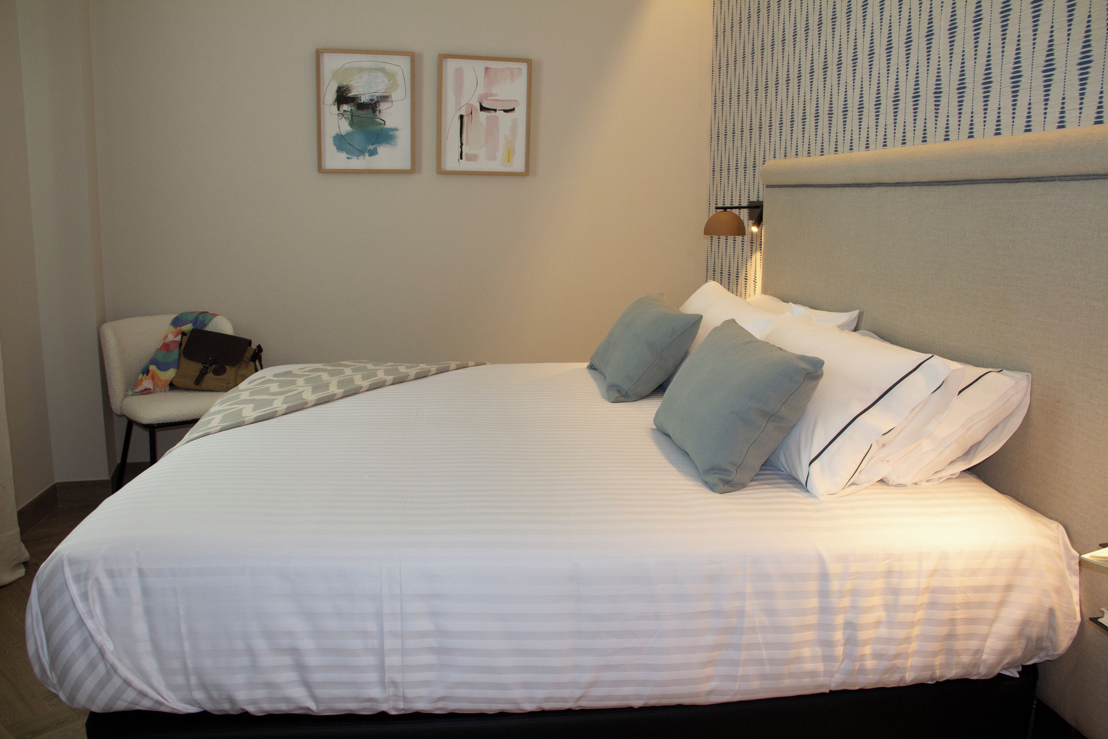 Puerta De La Ribera Suites