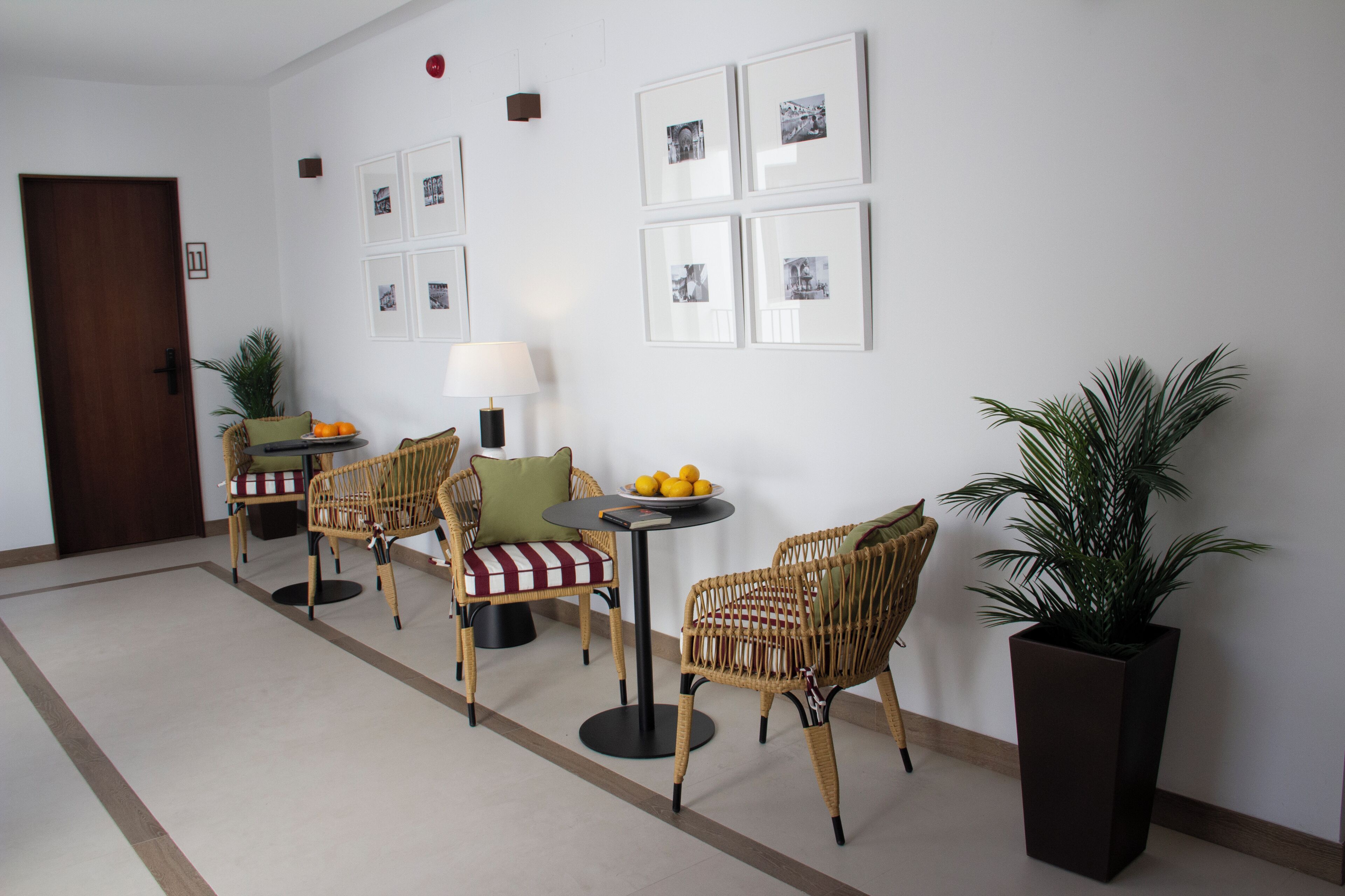 Puerta De La Ribera Suites