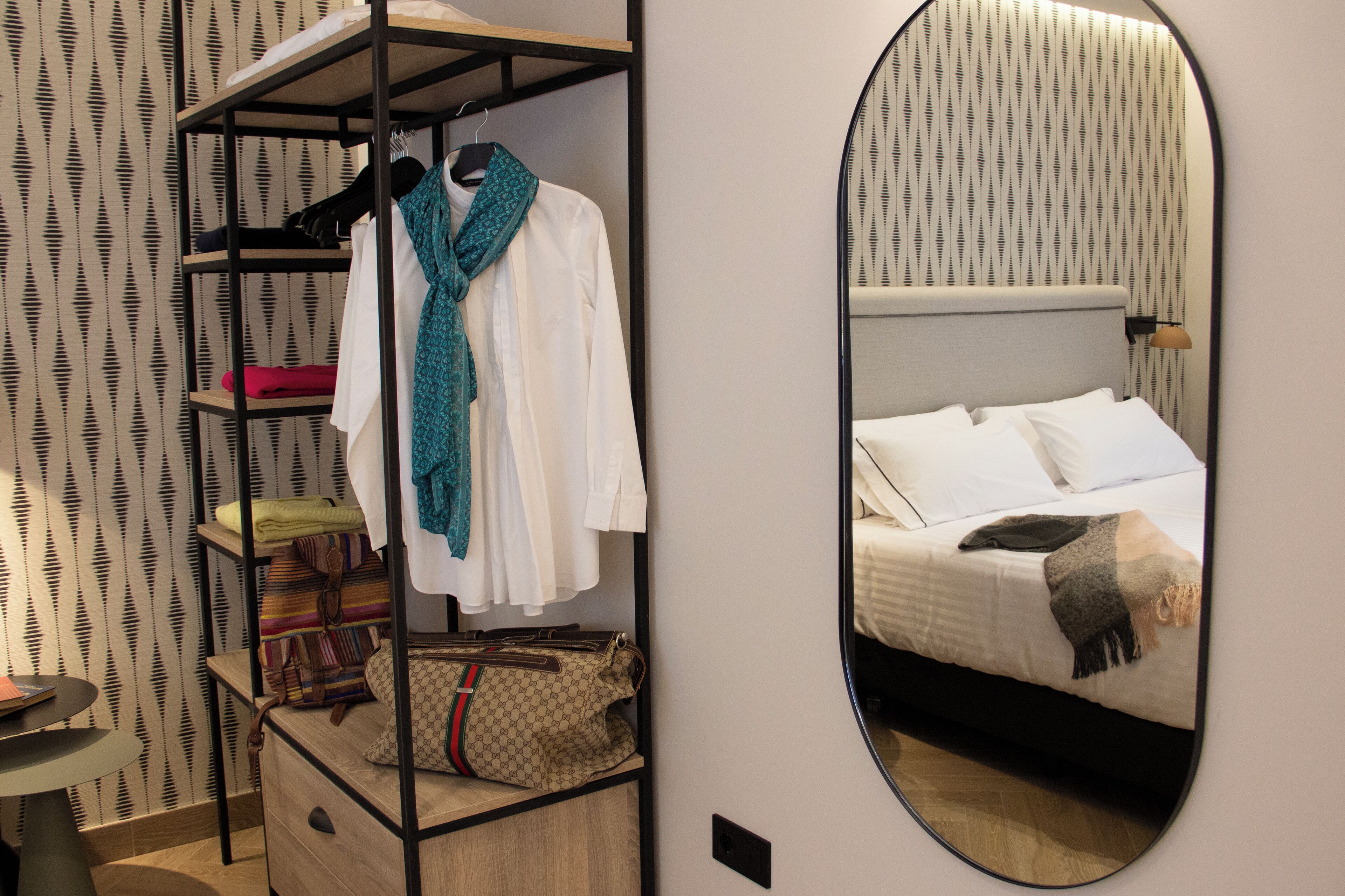 Puerta De La Ribera Suites