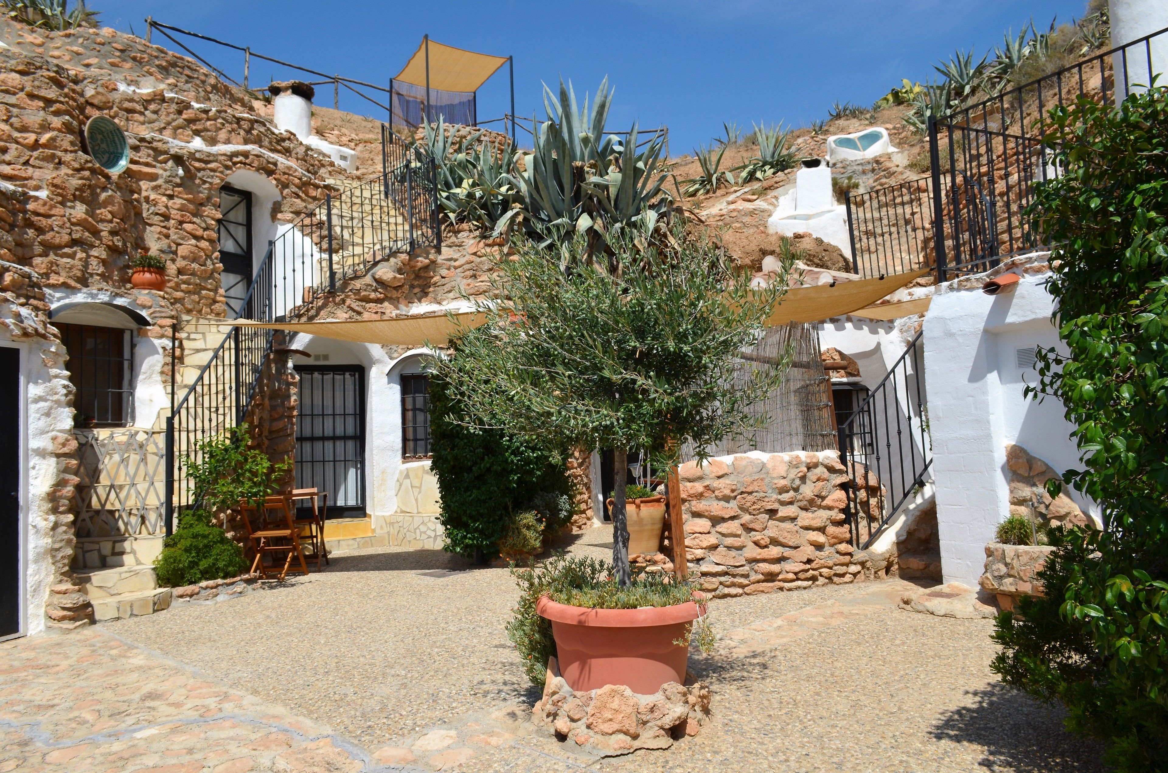 Cuevas Algarves De Gorafe