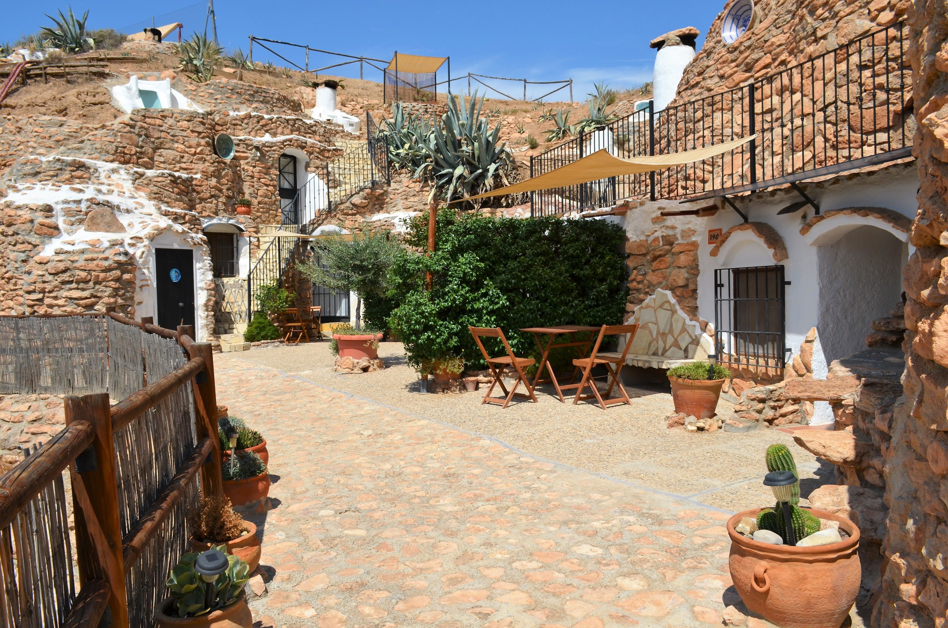 Cuevas Algarves De Gorafe