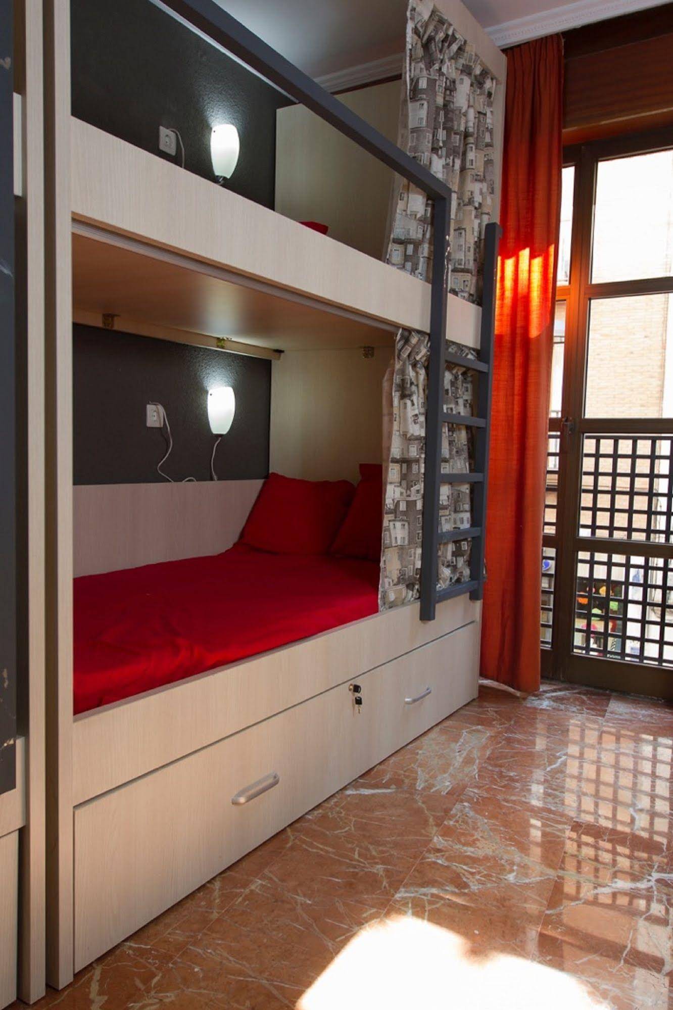 Alhambra Zoom Hostel