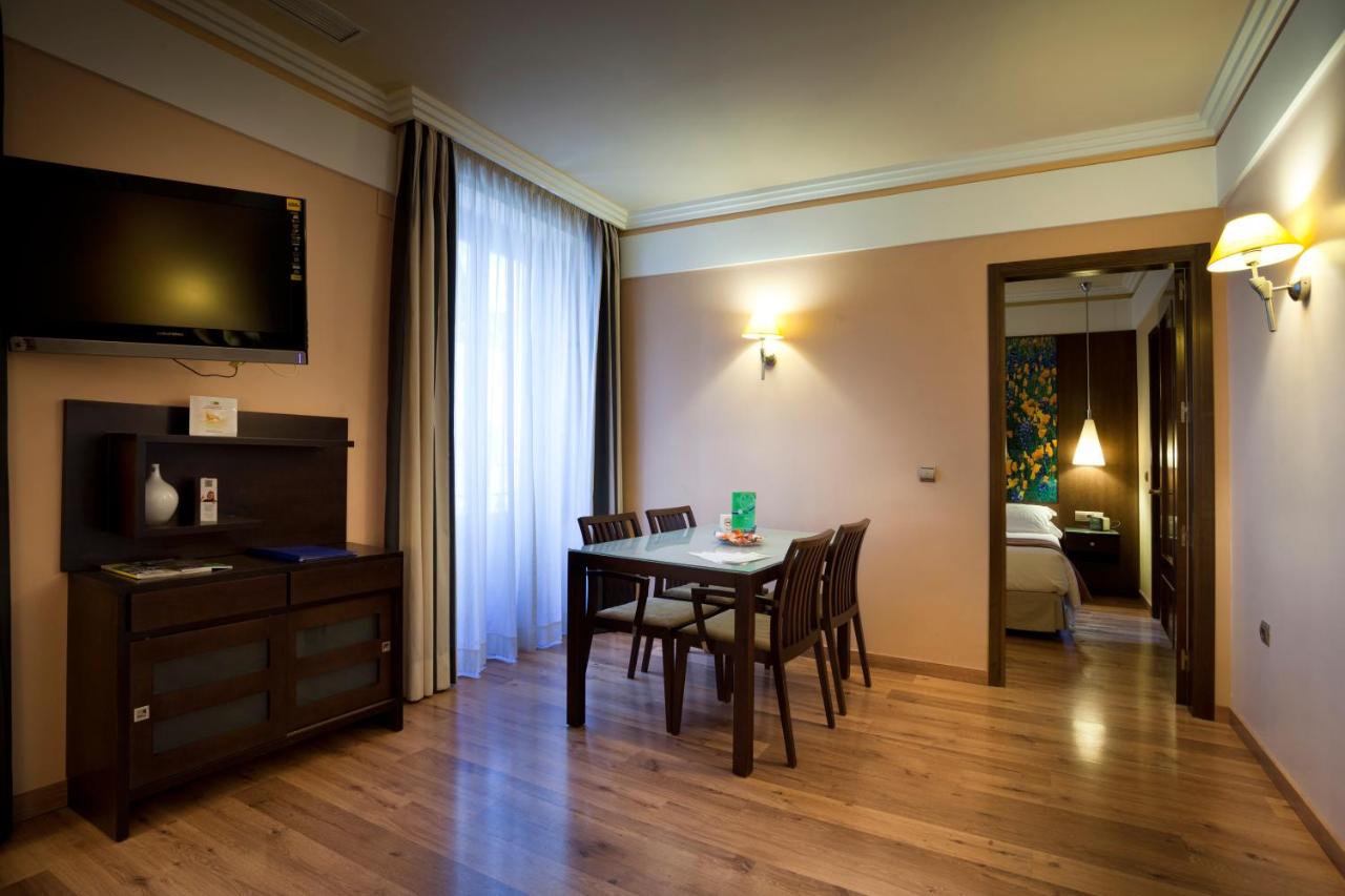 Suites Gran Via 44