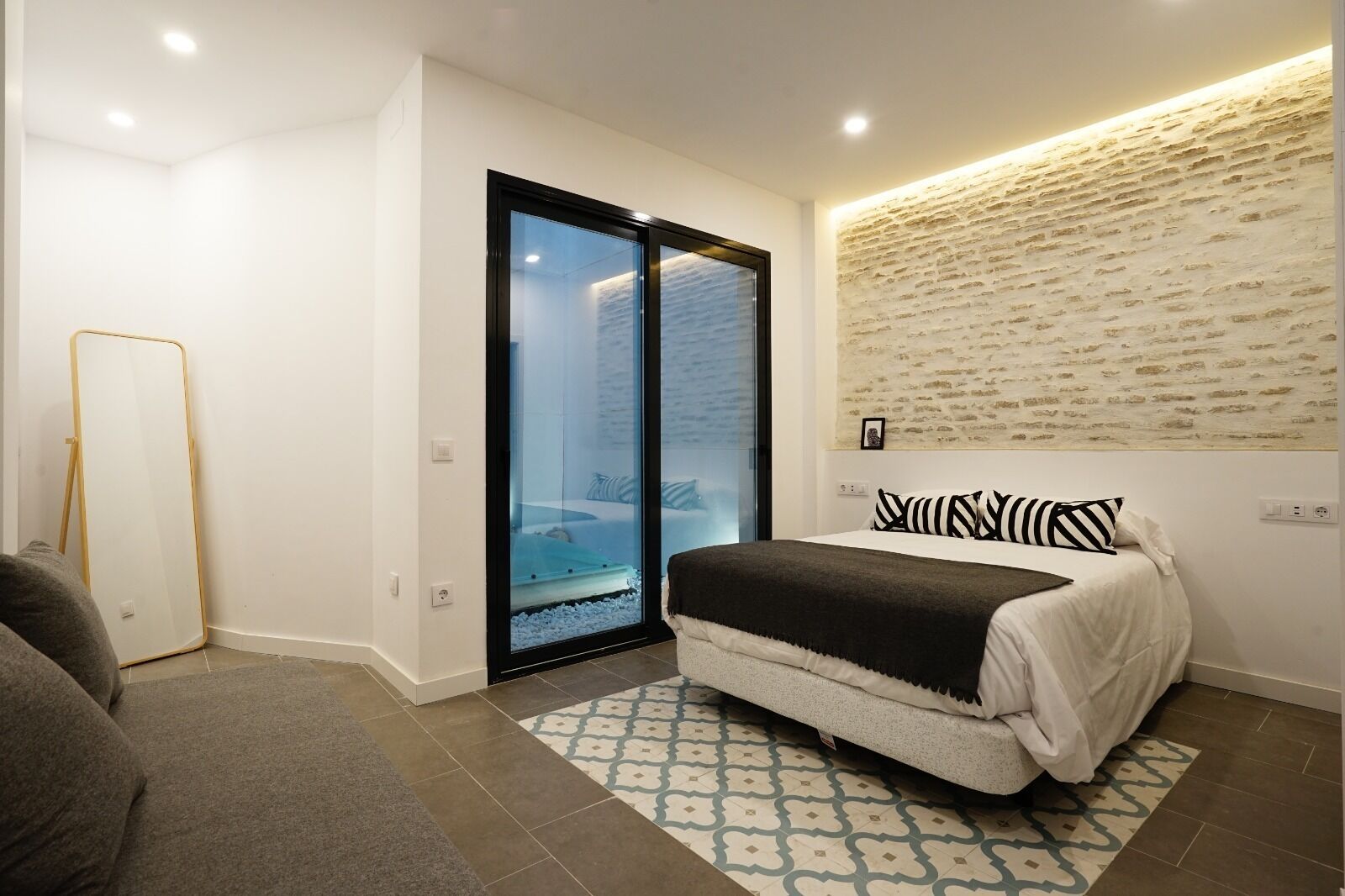 Dolium Apartments