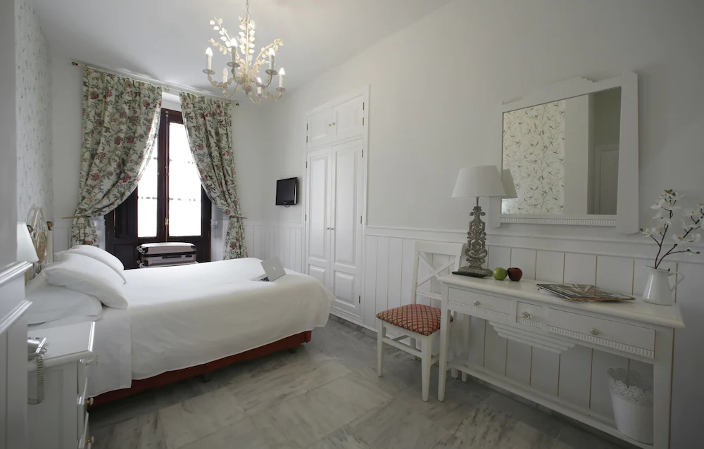 Basic Hotel Puerta de Sevilla