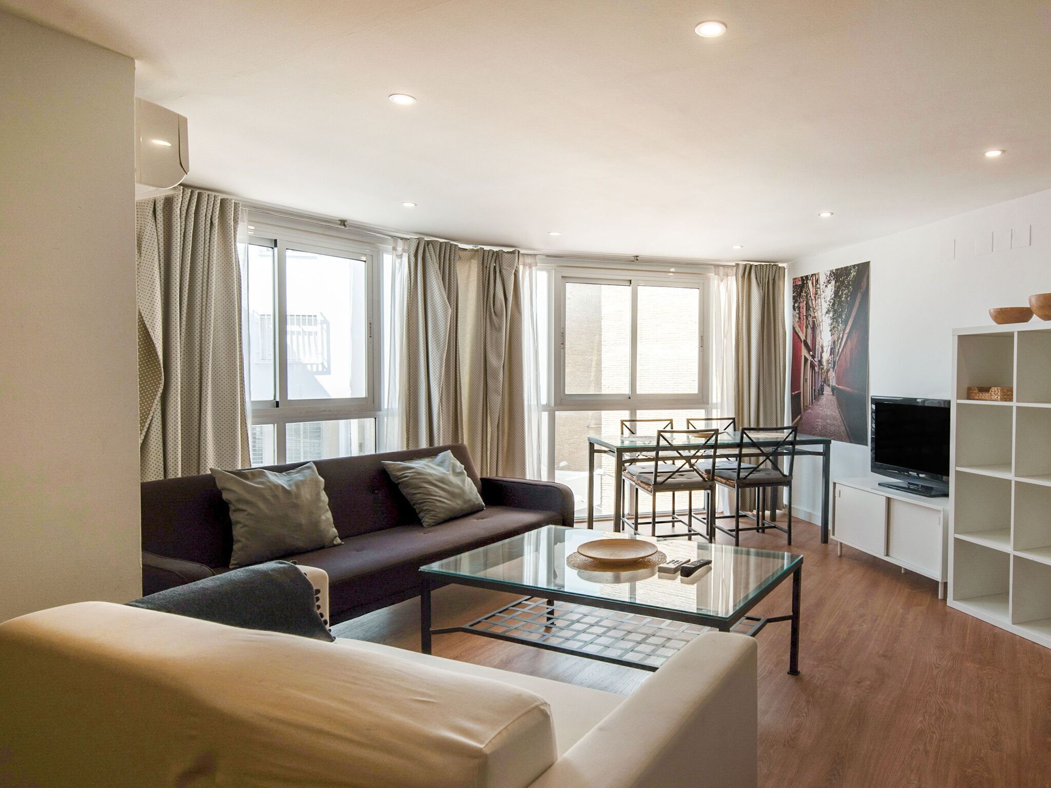 Radiant Holiday Home