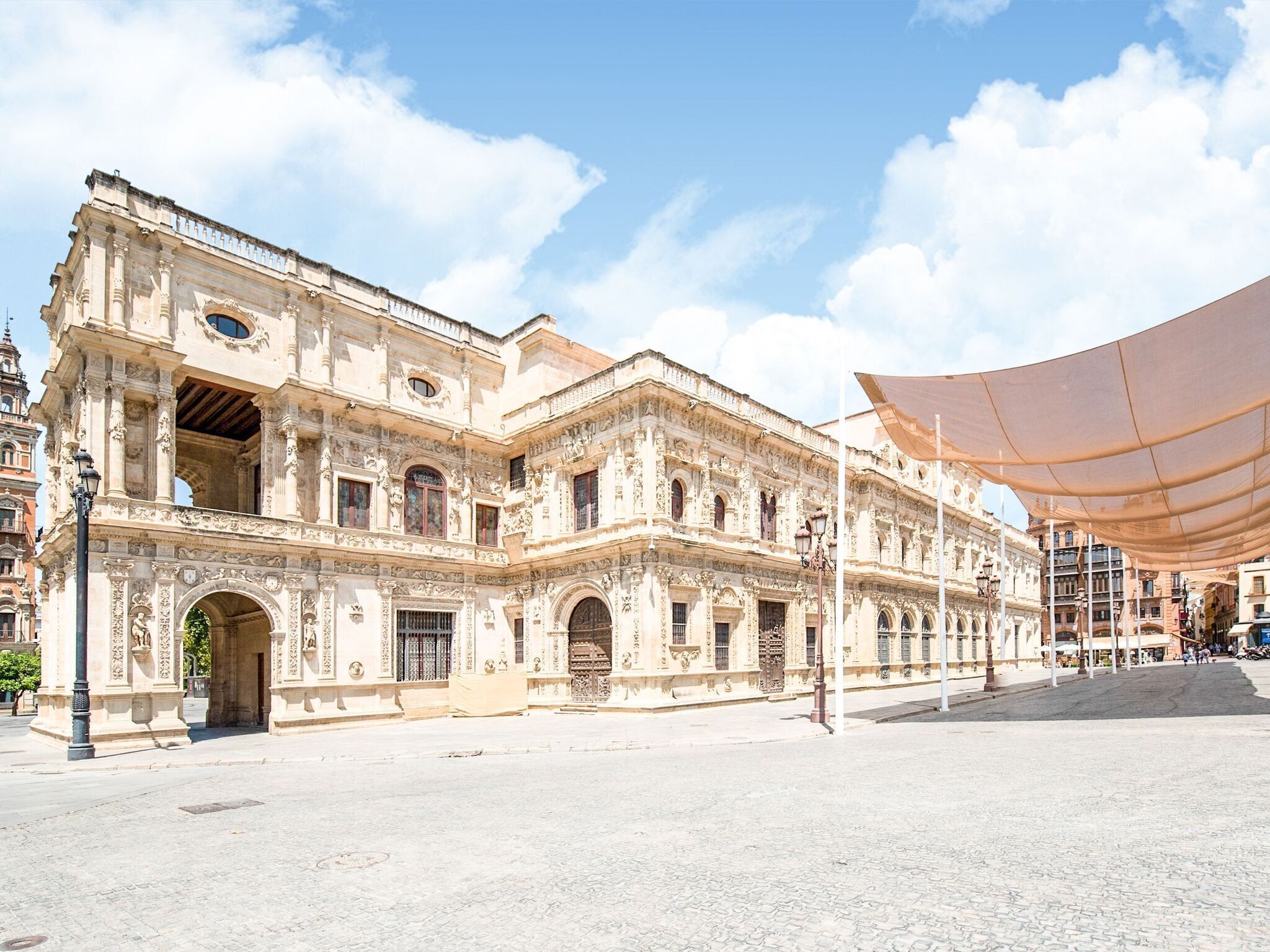 Radiant Holiday Home