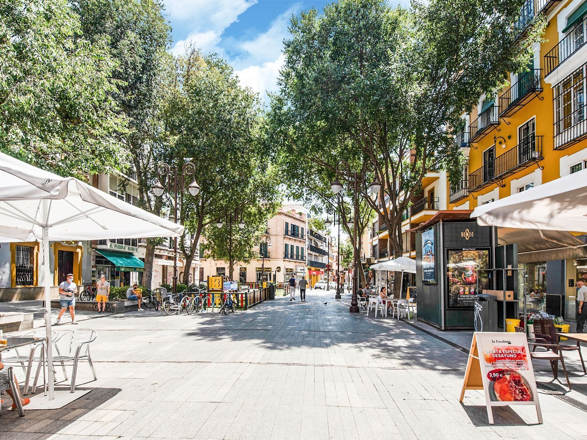 Radiant Holiday Home