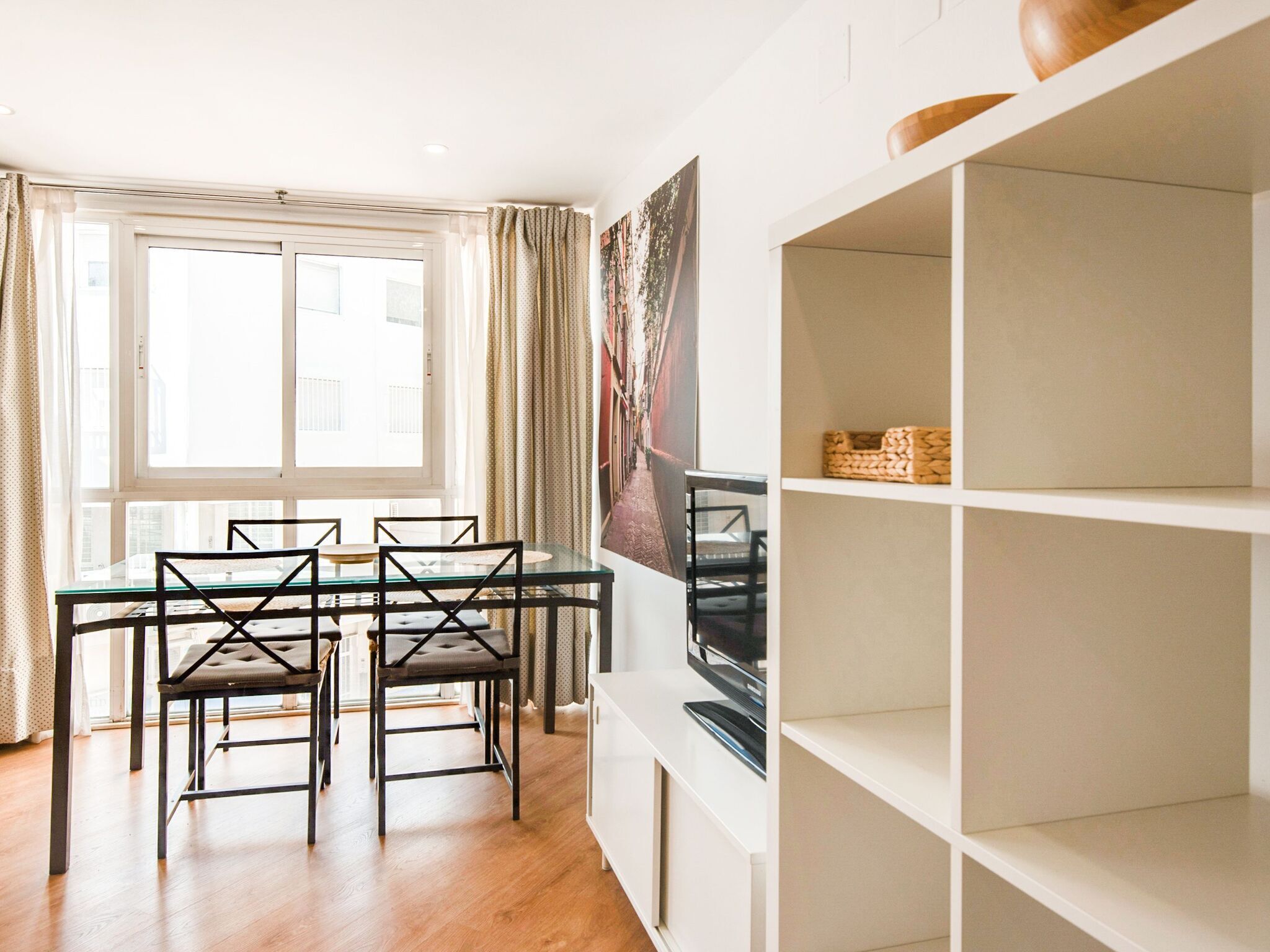 Radiant Holiday Home