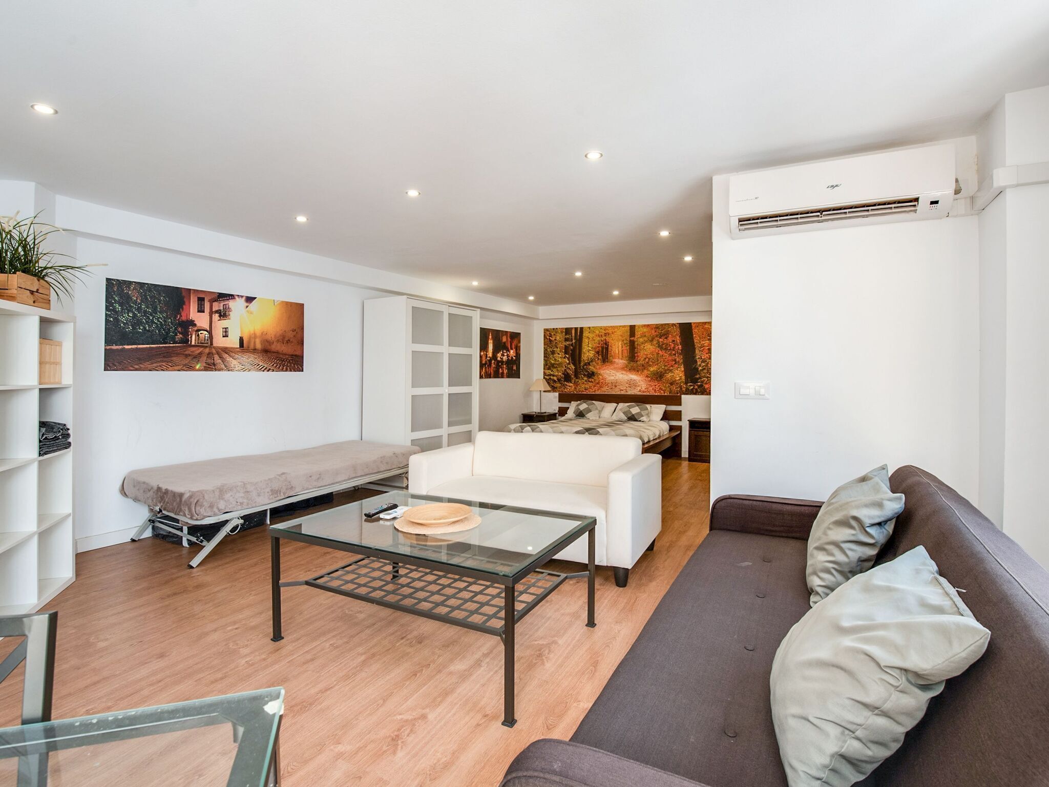 Radiant Holiday Home