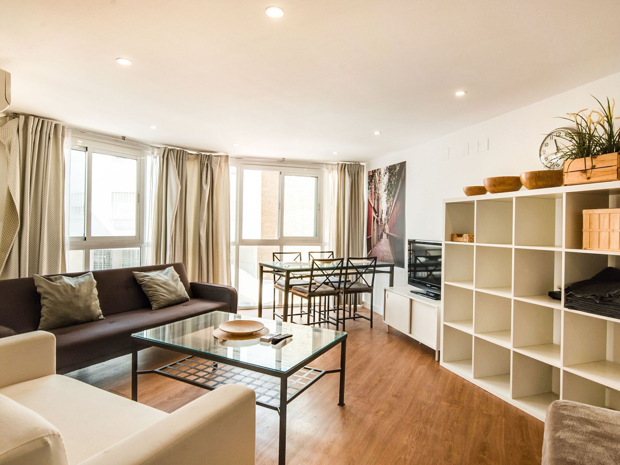 Radiant Holiday Home