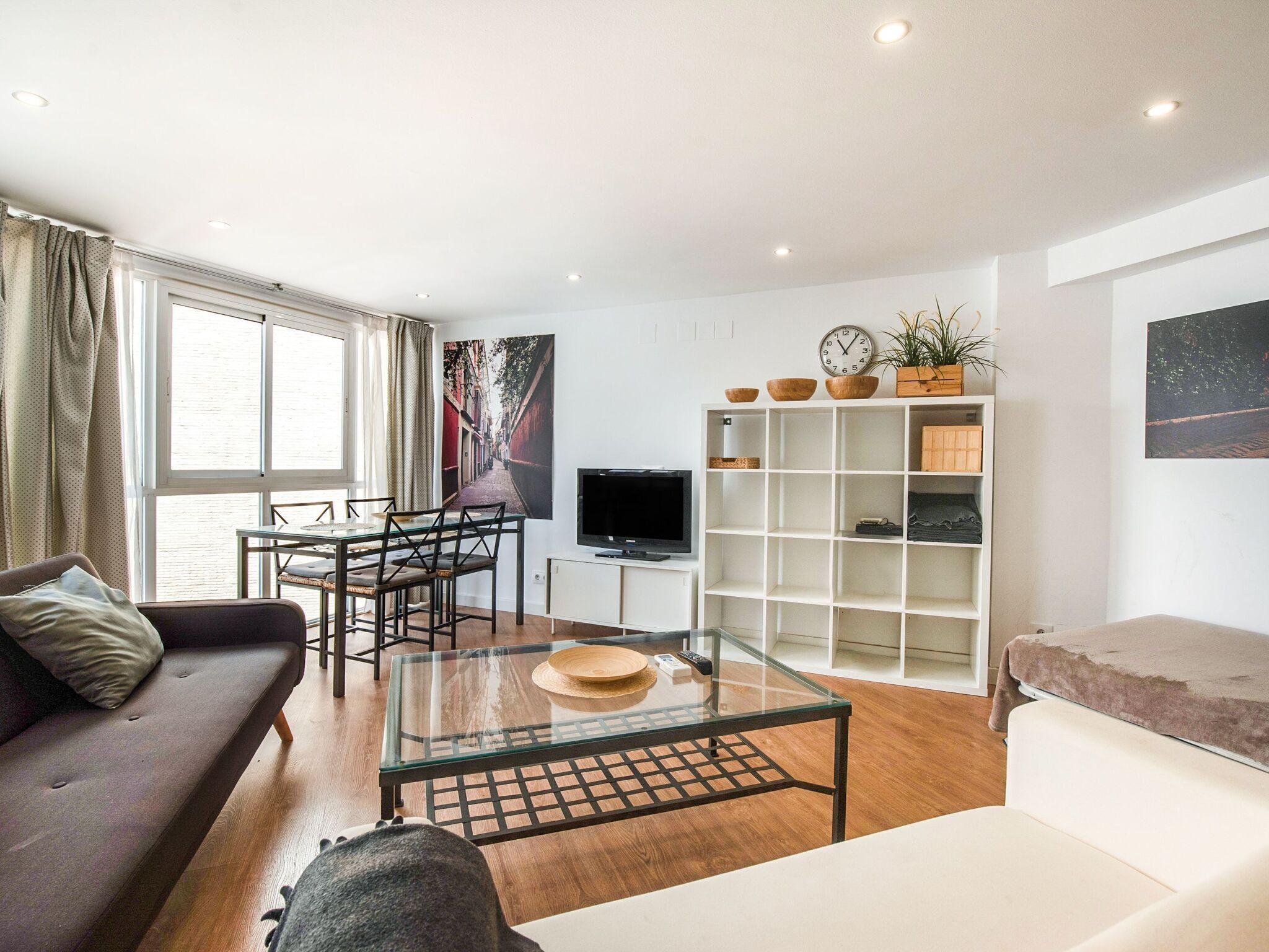 Radiant Holiday Home