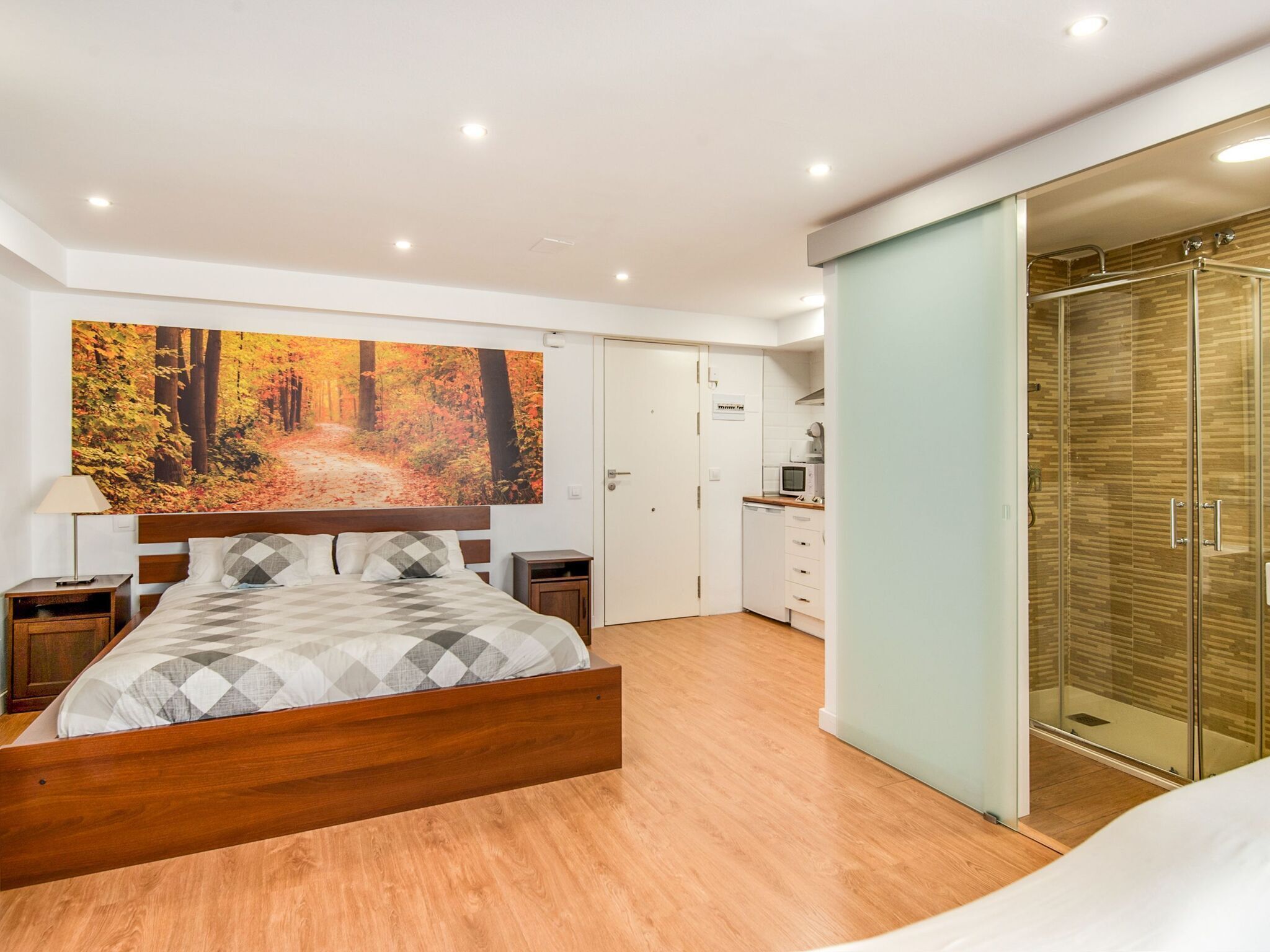 Radiant Holiday Home