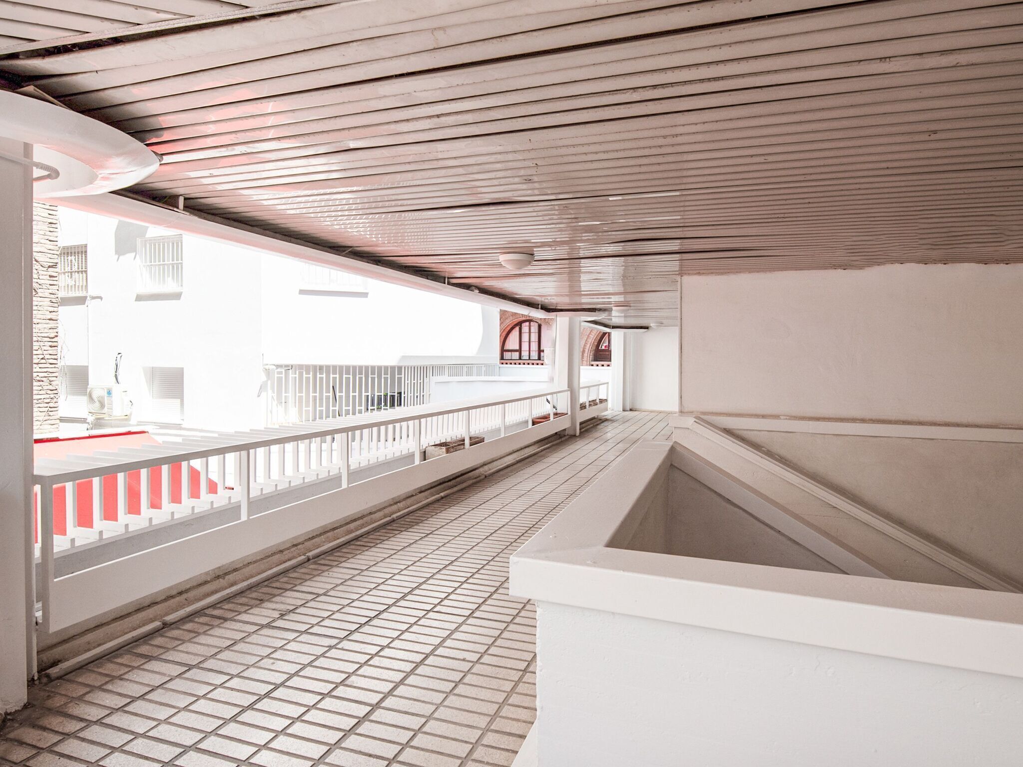 Radiant Holiday Home